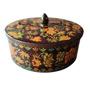 Vintage Daher Round Floral Biscuit Trinket Tin Made In England